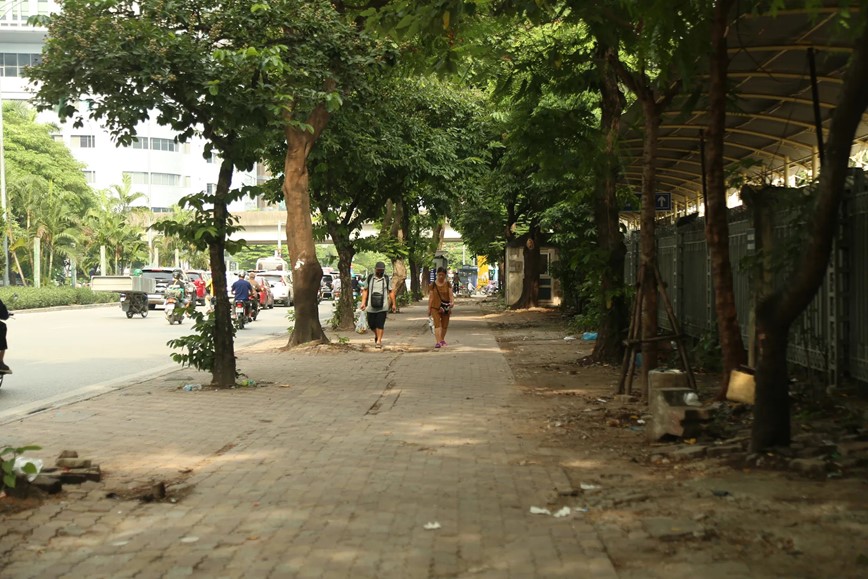 Duy trì trật tự, an toàn giao thông khu vực Bến xe Mỹ Đình - Hình ảnh 4 Duy tri trat tu, an toan giao thong khu vuc Ben xe My Dinh - Hinh anh 4