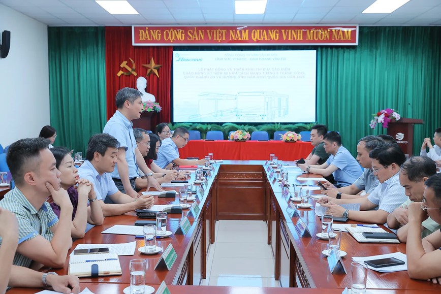 Tong Cong ty Van tai Ha Noi phat dong dot thi dua cao diem - Hinh anh 1