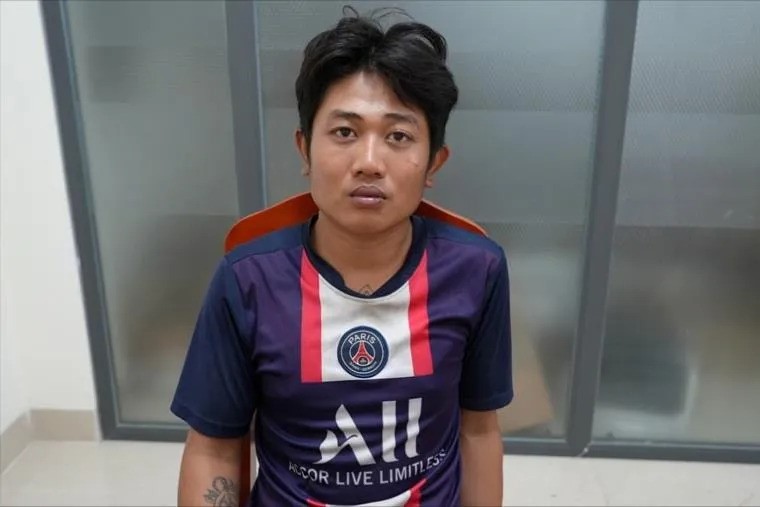 Lâm Đồng: tạm giữ hình sự thanh niên say rượu đập phá 10 xe ô tô - Hình ảnh 2 Lam Dong: tam giu hinh su thanh nien say ruou dap pha 10 xe o to - Hinh anh 2