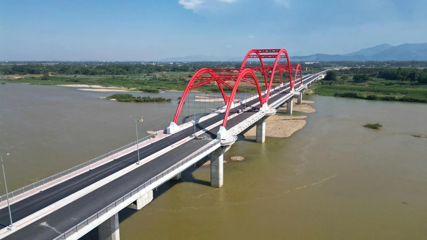 Cau noi hai xa Nghia Giang va Son Tinh co ten Phuoc Loc, khanh thanh vao ngay 19/8 - Hinh anh 1