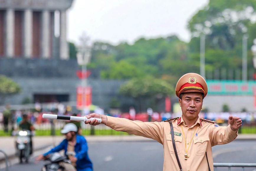 Ha Noi: Tam cam duong, han che phuong tien tu 7 gio 30 phut ngay 19/8 - Hinh anh 1