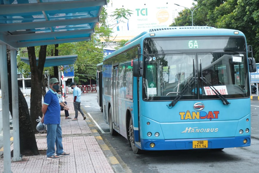 Tạm dừng 19 tuyến xe buýt theo phương án cấm đường phục vụ diễu binh - Hình ảnh 1 Tam dung 19 tuyen xe buyt theo phuong an cam duong phuc vu dieu binh - Hinh anh 1