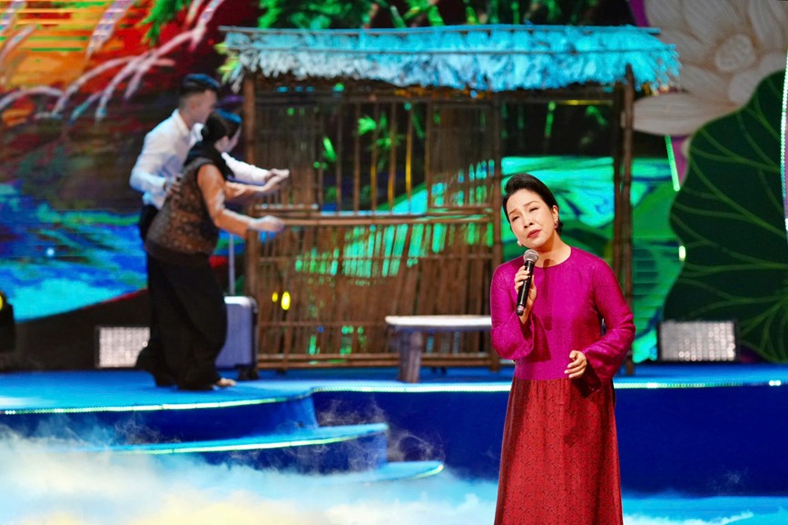 Chương trình nghệ thuật đặc biệt “Ơn nghĩa sinh thành 2025”: lan tỏa thông điệp yêu thương, giá trị đạo hiếu - Hình ảnh 6 Chuong trinh nghe thuat dac biet “On nghia sinh thanh 2025”: lan toa thong diep yeu thuong, gia tri dao hieu - Hinh anh 6