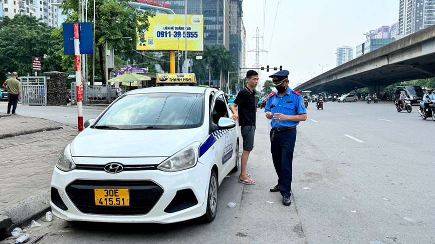 Thúc giục xe vận tải hành khách chuyển đổi xanh - Hình ảnh 1 Thuc giuc xe van tai hanh khach chuyen doi xanh - Hinh anh 1