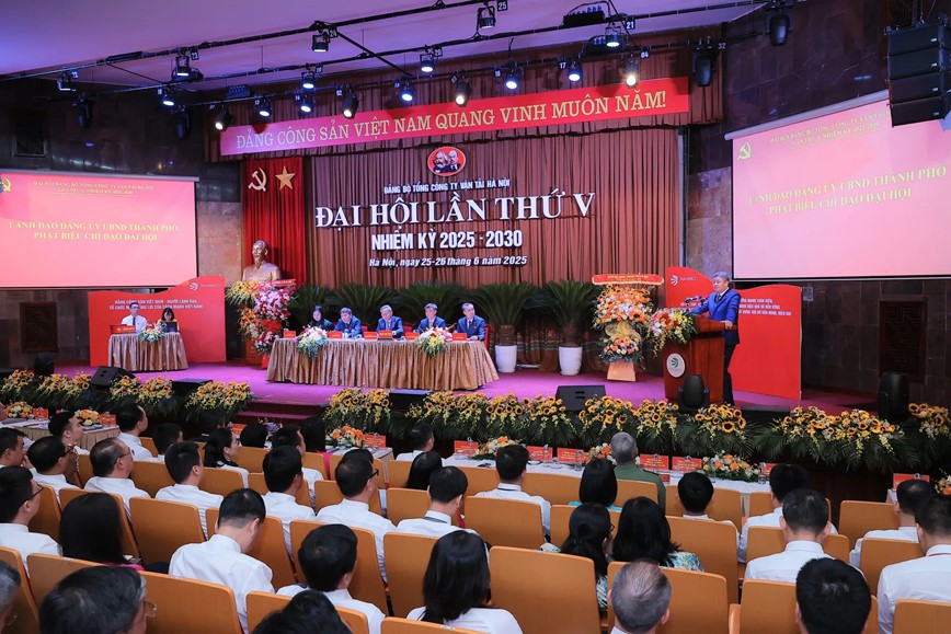 Ha Noi tien phong chuyen doi xanh, chuyen doi so giao thong cong cong - Hinh anh 2