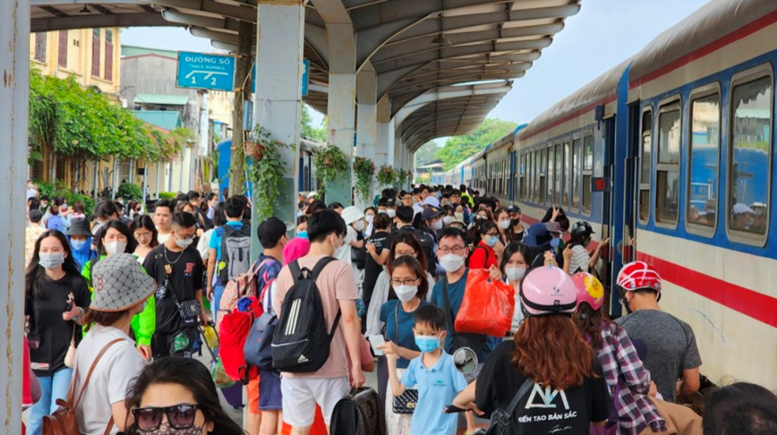 Chay them tau Thong nhat va Hai Phong - Ha Noi phuc vu nguoi dan - Hinh anh 1