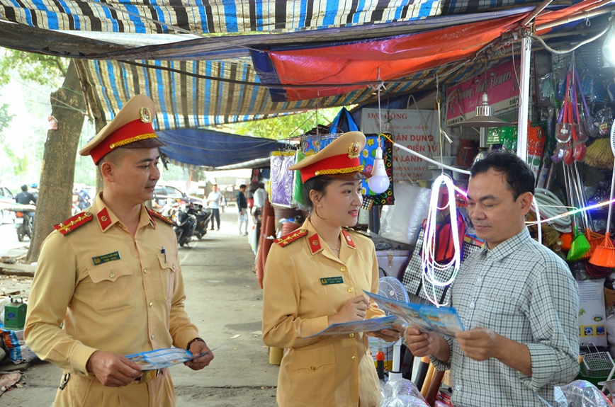 Ha Noi: Van dong nguoi dan cam ket “noi khong” voi xe tu che - Hinh anh 3