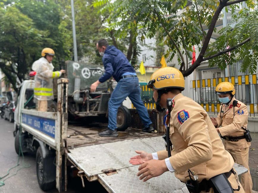 Ha Noi: Kien quyet day lui xe ba gac, xe tu che - Hinh anh 1