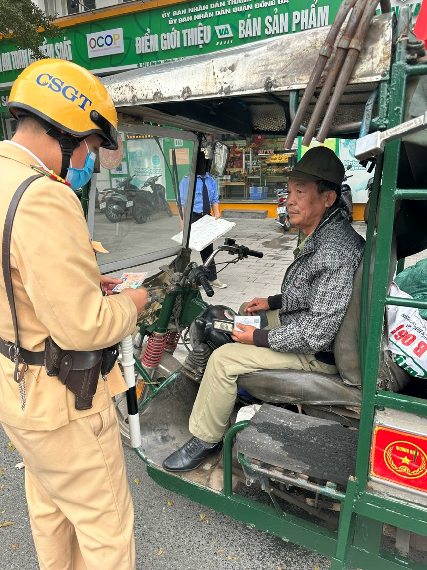 Ha Noi: Kien quyet day lui xe ba gac, xe tu che - Hinh anh 2