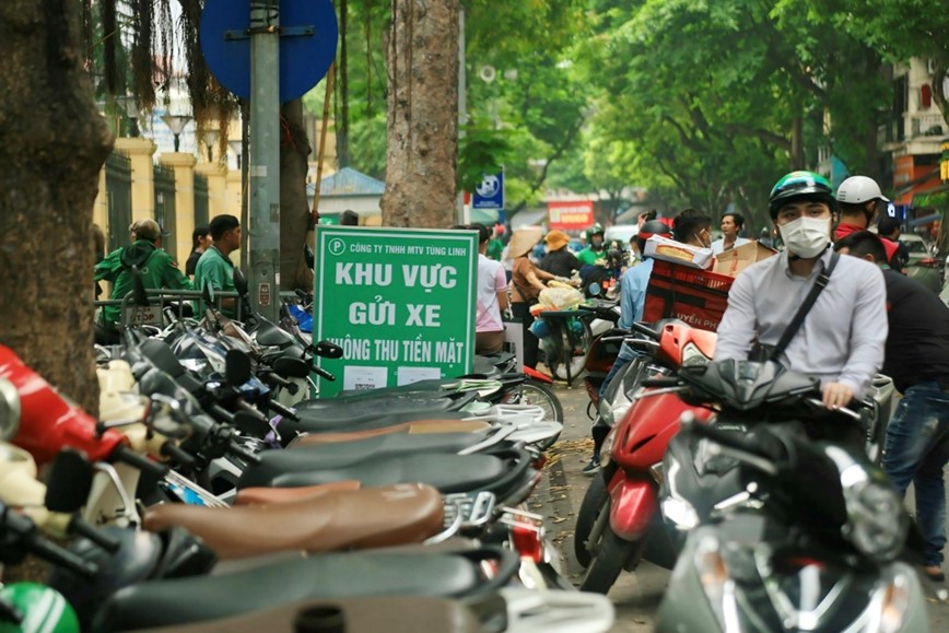 Ha Noi: se thu phi do xe khong dung tien mat tren toan thanh pho - Hinh anh 1