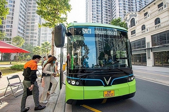 Chuyen doi sang phuong tien xanh la nhiem vu, la muc tieu cua xe buyt Ha Noi - Hinh anh 1