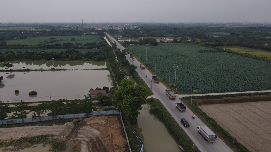 Ha Noi: Hang loat xe tai chay i, chong doi luc luong chuc nang - Hinh anh 3