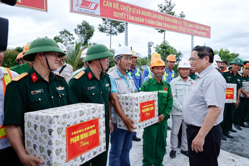 Quyet tam hoan thanh khoang 1.200 km cao toc cho dong bang song Cuu Long - Hinh anh 7