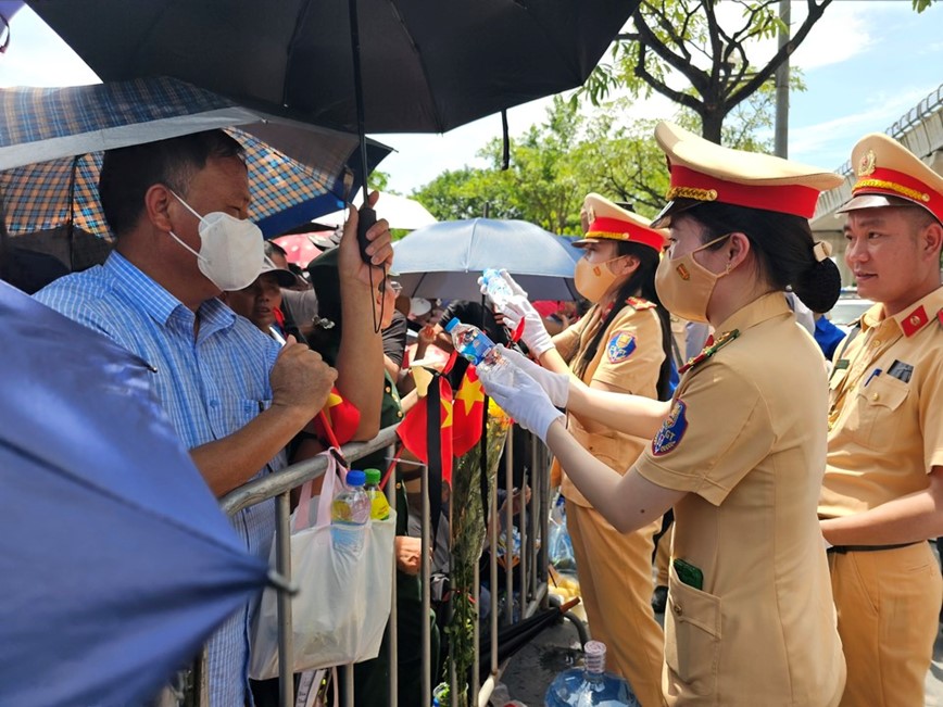 Dam bao an ninh, an toan Le di quan Tong Bi thu Nguyen Phu Trong - Hinh anh 11