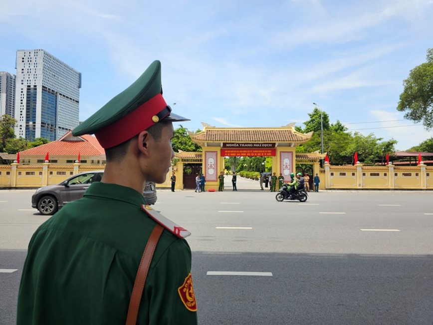 Dam bao an ninh, an toan Le di quan Tong Bi thu Nguyen Phu Trong - Hinh anh 8