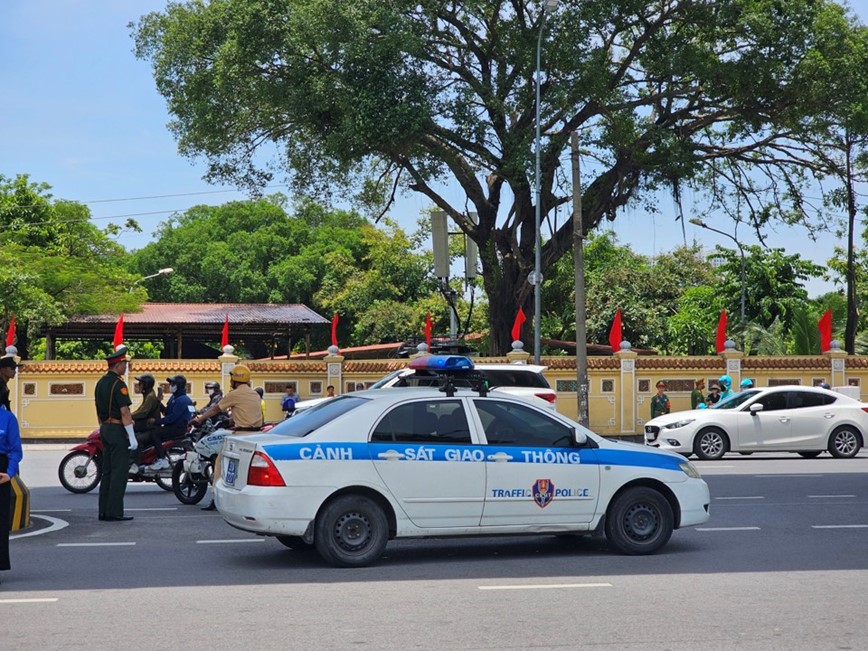 Dam bao an ninh, an toan Le di quan Tong Bi thu Nguyen Phu Trong - Hinh anh 9