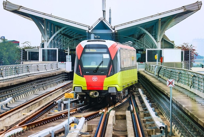 Hanoi Metro: Diem check in moi dip cuoi tuan, ngam nhin mot Ha Noi tren cao - Hinh anh 9