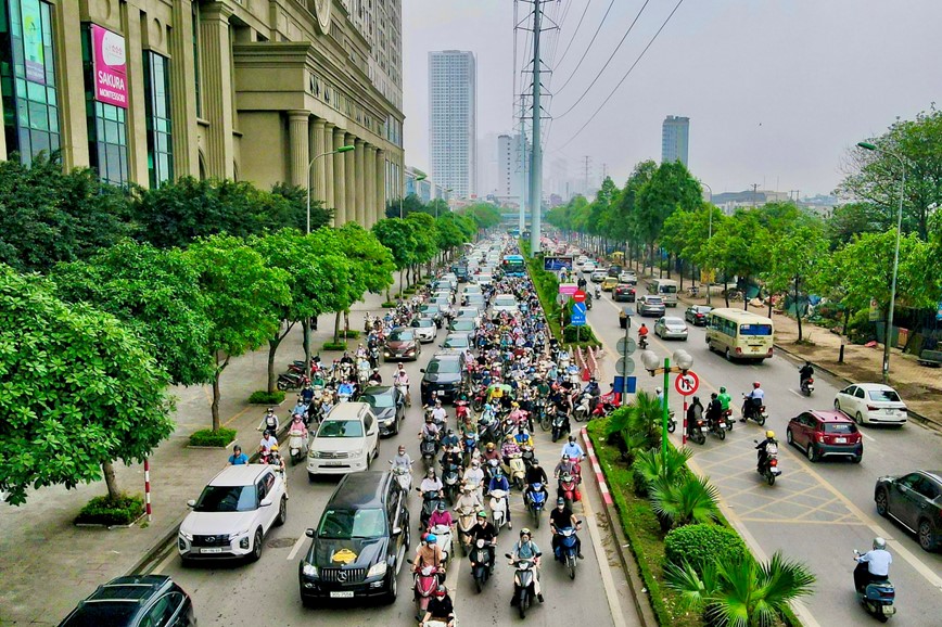 Ha Noi se xen via he, dai phan cach tren 7 tuyen duong thuong xuyen un tac - Hinh anh 1