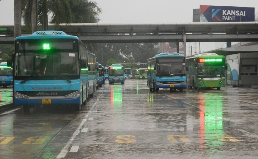 Ha Noi: tam dung hoat dong phuc vu hanh khach bang xe buyt - Hinh anh 1