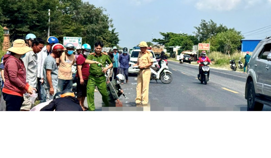 Xe may va cham voi xe tai, nguoi phu nu tu vong thuong tam - Hinh anh 1