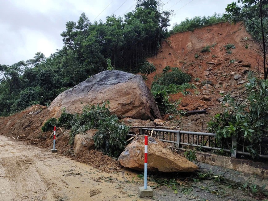 Sat lo nghiem trong, Quang Nam khan truong tim giai phap khac phuc - Hinh anh 1