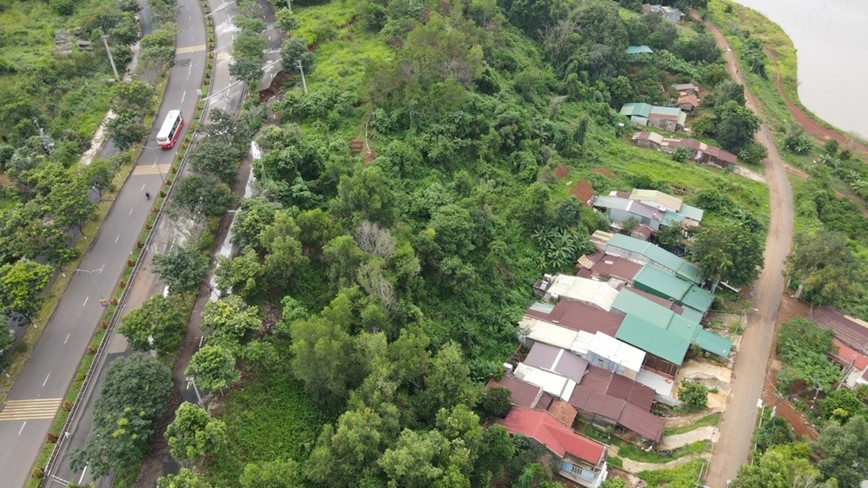 Dak Nong: Du kien khac phuc xong sat lo duong Ho Chi Minh vao nam 2026 - Hinh anh 1