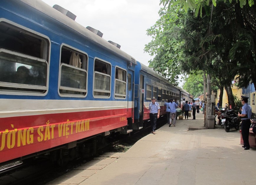 Duong sat mo ban ve thang tuyen Ha Noi - Hai Phong, khong han che luot di - Hinh anh 1