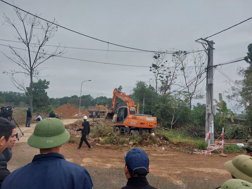 Huyen Thach That: Cuong che thuc hien duong giao thong nga tu Truc Dong di Dai lo Thang Long - Hinh anh 1