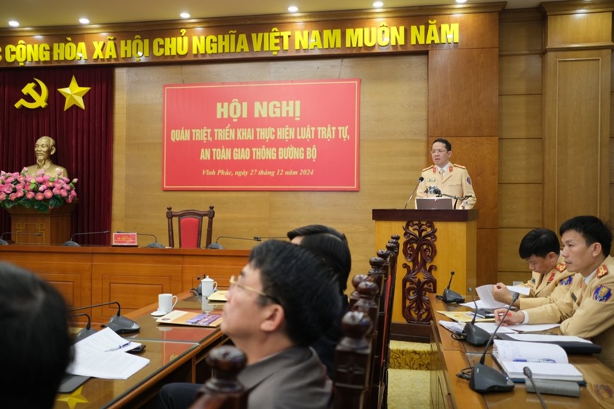 Vinh Phuc: Quan triet trien khai thuc hien Luat Trat tu, an toan giao thong duong bo - Hinh anh 2