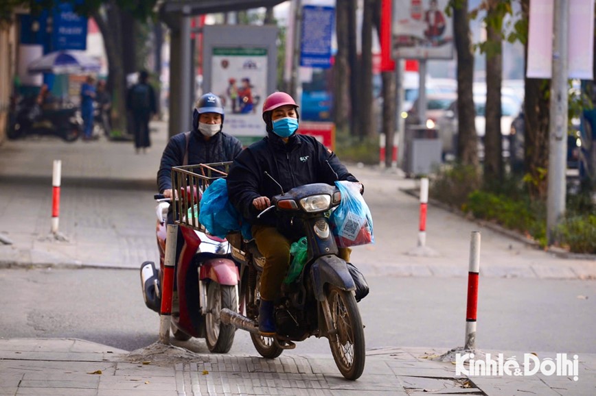 Nguoi tham gia giao thong tuan thu den tin hieu sau khi muc phat tang cao - Hinh anh 11