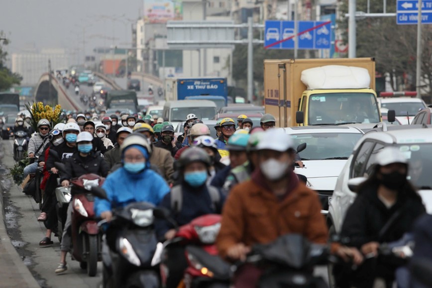 Nguoi dan roi Thu do ve que don Tet, cua ngo dong duc tu som - Hinh anh 7