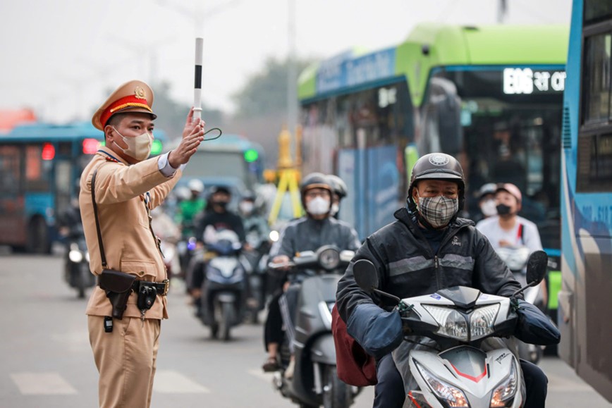 Nguoi dan roi Thu do ve que don Tet, cua ngo dong duc tu som - Hinh anh 5