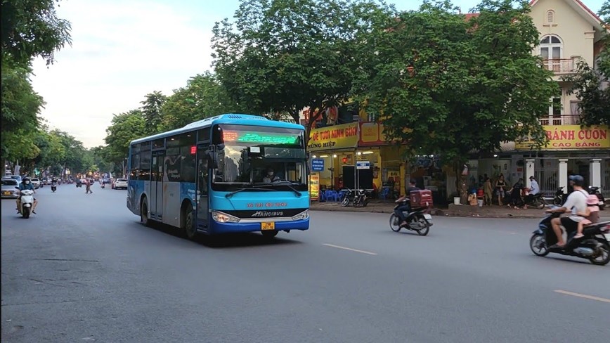 Lo trinh 2 tuyen buyt ket noi trung tam Ha Noi voi chua Huong - Hinh anh 1