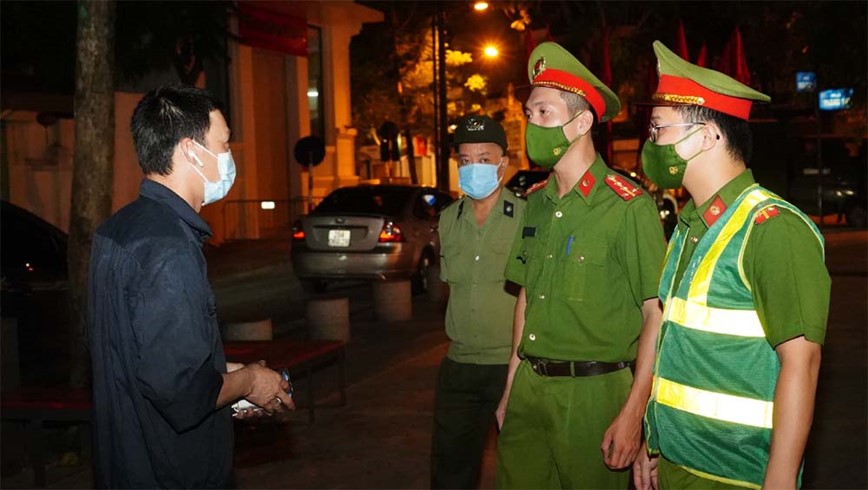 Ha Noi vang lang, yen binh dem gian cach xa hoi - Hinh anh 3