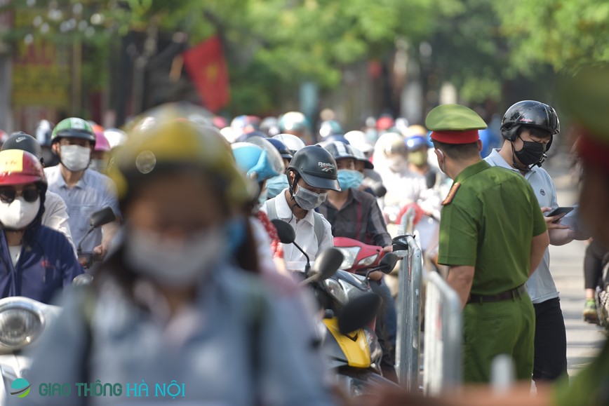 Huyen Thanh Tri: Siet chat phong chong dich, yeu cau nguoi di duong co them lich lam viec - Hinh anh 12