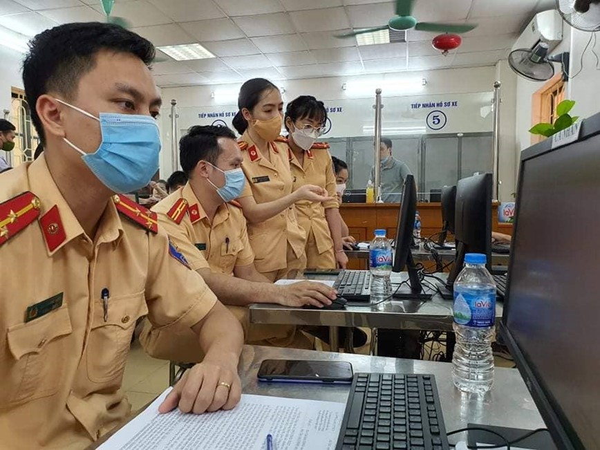 Ha Noi: Nhieu to chuc ca nhan khong thuoc dien cap giay di duong moi da chuyen sang che do lam viec online  - Hinh anh 2