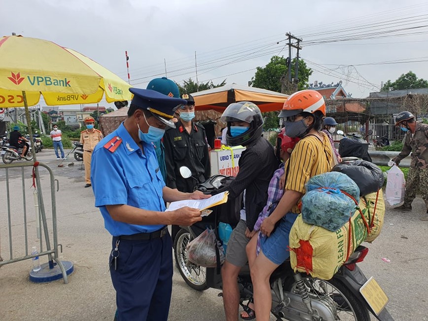 Ha Noi: Nguoi dan linh kinh quay tro lai Ha Noi sau gian cach xa hoi - Hinh anh 2