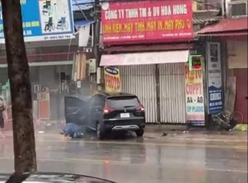 Ha Noi: Cu va quet manh khien hai nguoi phu nu bi thuong - Hinh anh 2