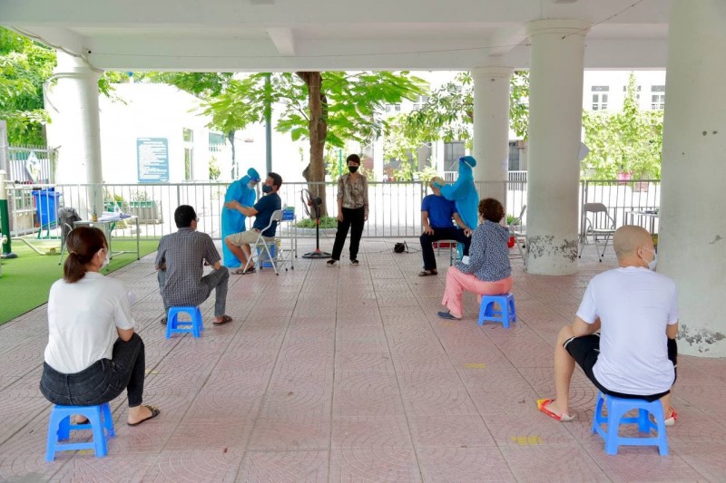 Ha Noi tim nguoi den 5 dia diem lien quan ca Covid-19 tren dia ban quan Ha Dong - Hinh anh 1