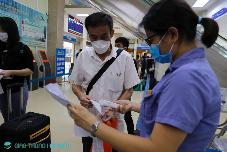 Ha Noi: Chuyen tau hoa dau tien chay Bac - Nam hoat dong lai sau 2 thang tam dung - Hinh anh 11