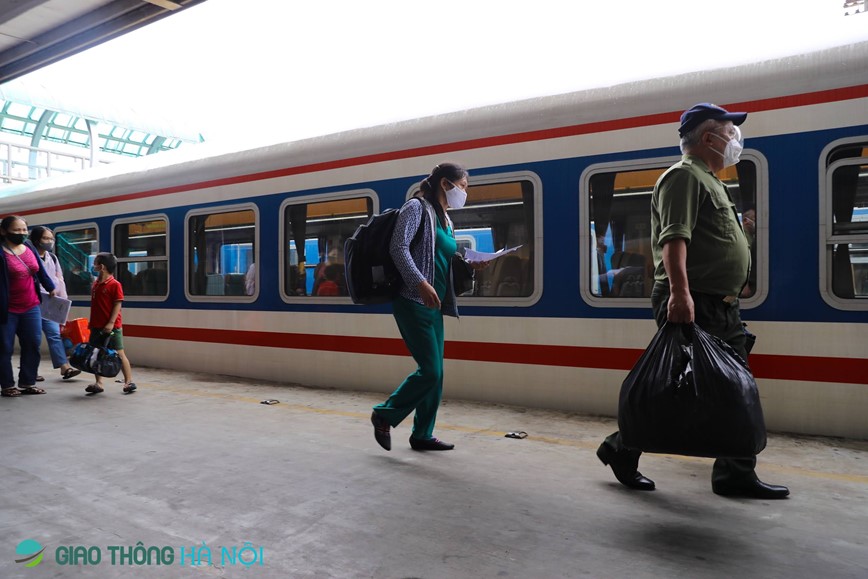 Ha Noi: Chuyen tau hoa dau tien chay Bac - Nam hoat dong lai sau 2 thang tam dung - Hinh anh 7