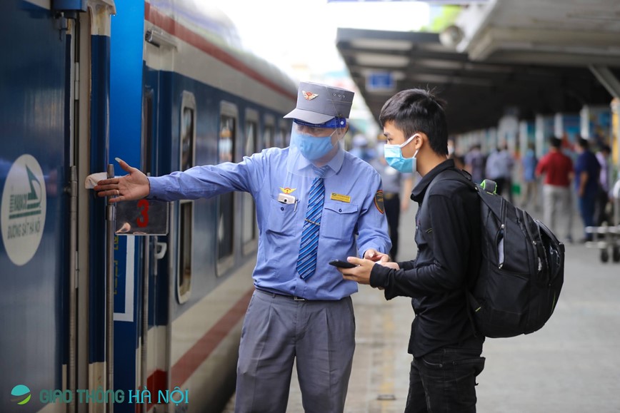 Ha Noi: Chuyen tau hoa dau tien chay Bac - Nam hoat dong lai sau 2 thang tam dung - Hinh anh 13