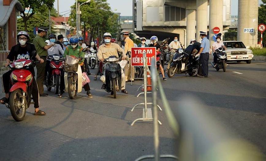 24h: Giao thong tai 21/21 vi tri chot truc co ban on dinh, khong xay ra un tac - Hinh anh 1