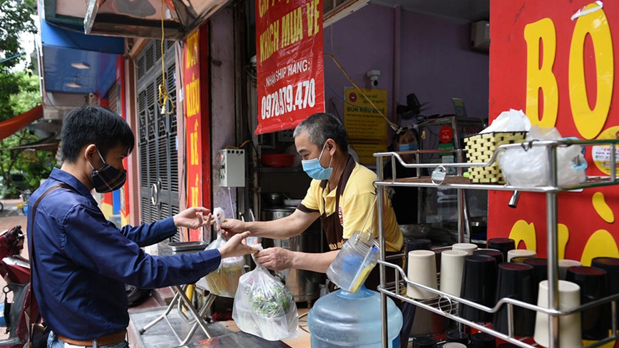 Quan Hai Ba Trung: Tu 12h ngay 19/12 dung ban hang an uong tai cho - Hinh anh 1