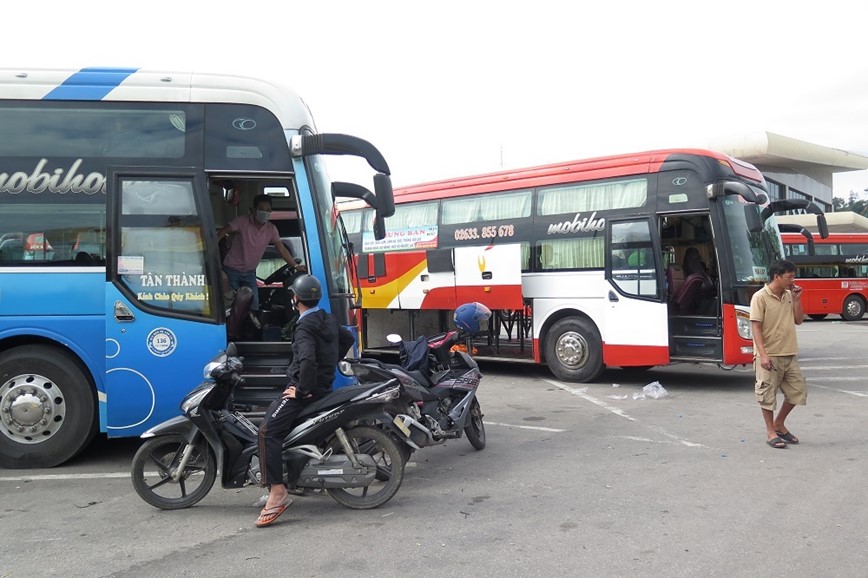 Van tai hanh khach dip Tet o Quang Ngai: Nhieu chuyen chua ban duoc ve nao - Hinh anh 3