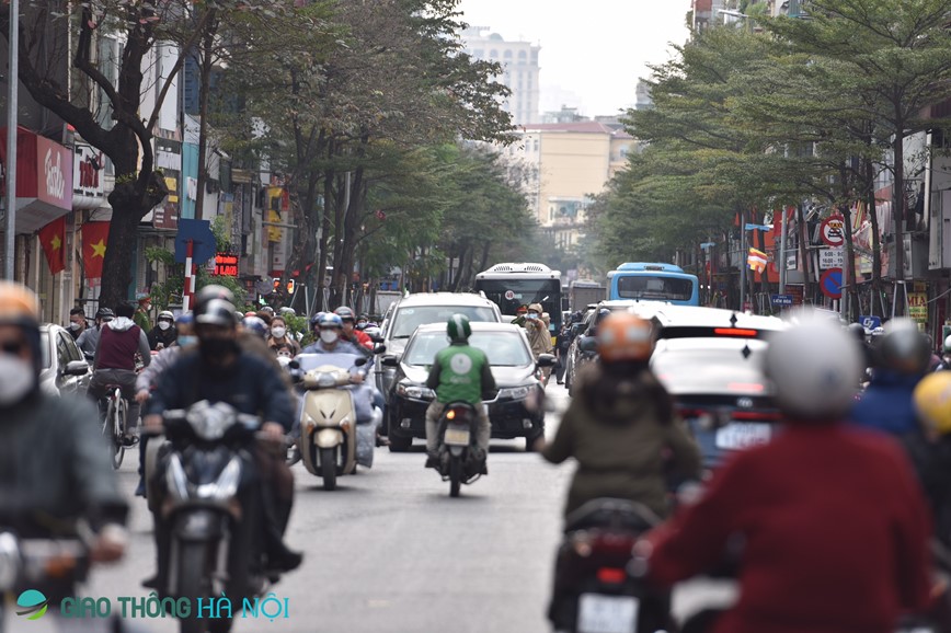 Ha Noi: Duong pho un tac trong nhung ngay can Tet - Hinh anh 5