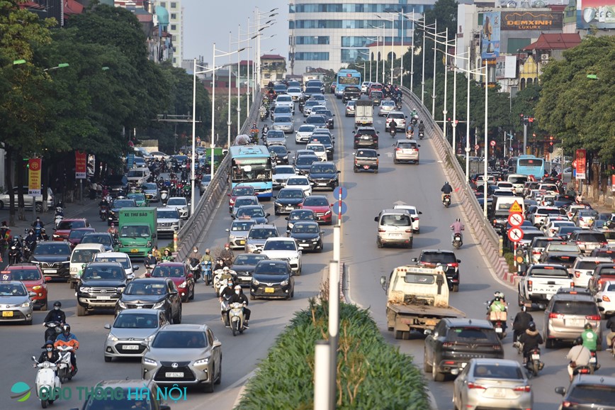 Ha Noi: Duong pho un tac trong nhung ngay can Tet - Hinh anh 8