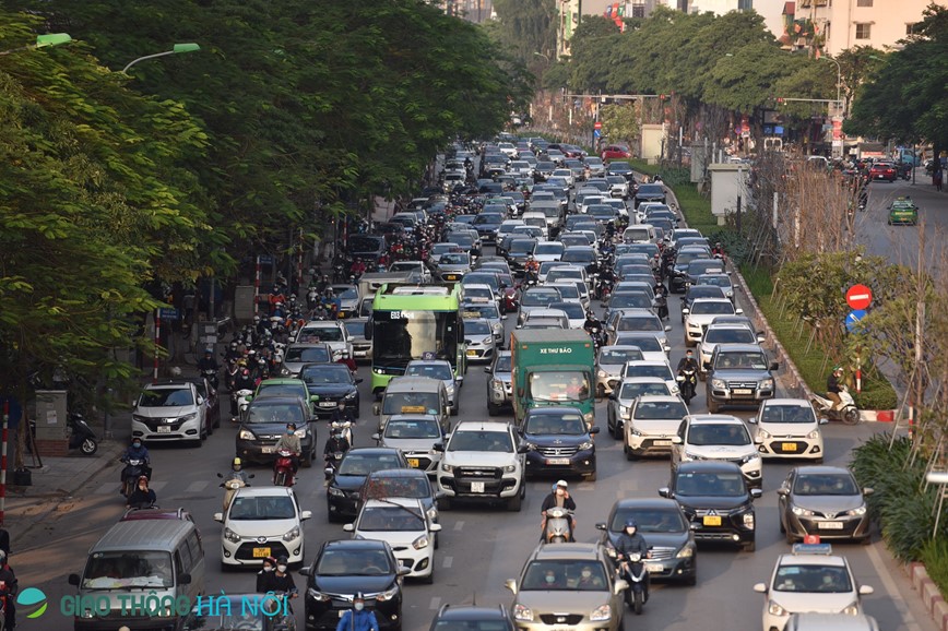 Ha Noi: Duong pho un tac trong nhung ngay can Tet - Hinh anh 13