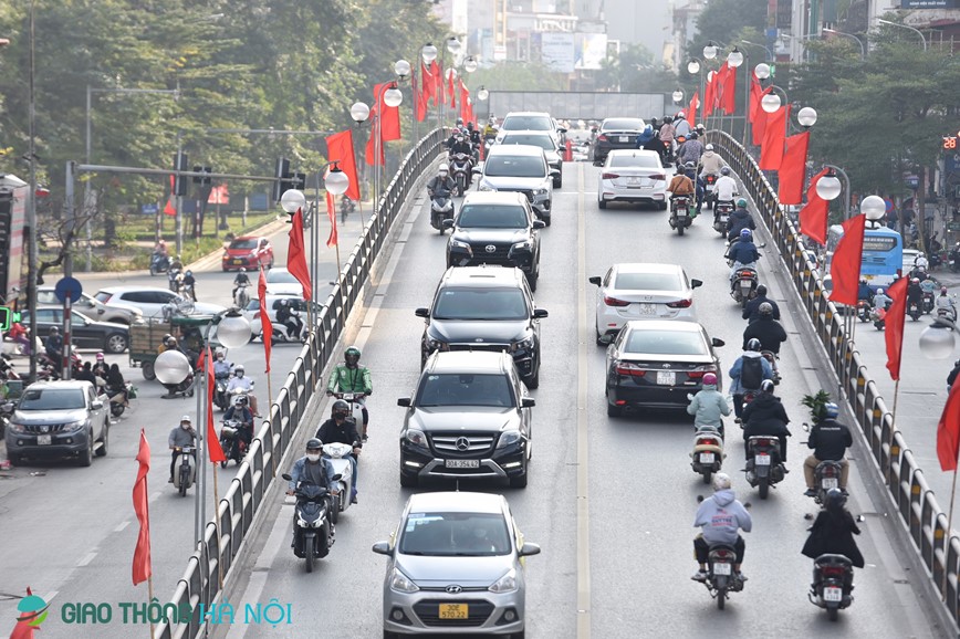 Ha Noi: Duong pho un tac trong nhung ngay can Tet - Hinh anh 3