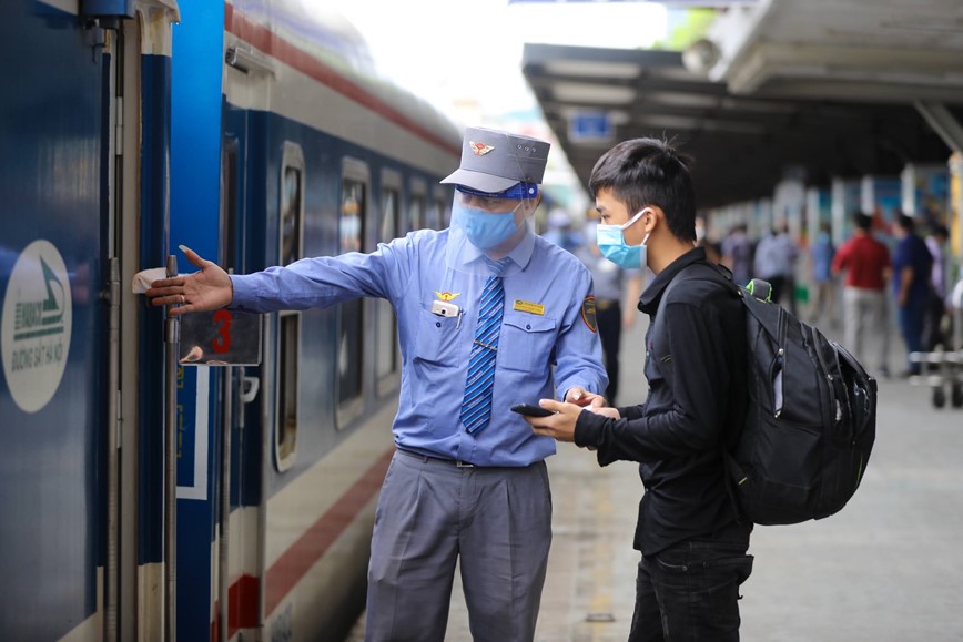 Nganh Duong sat to chuc chay nhieu chuyen tau xuyen Tet  - Hinh anh 1